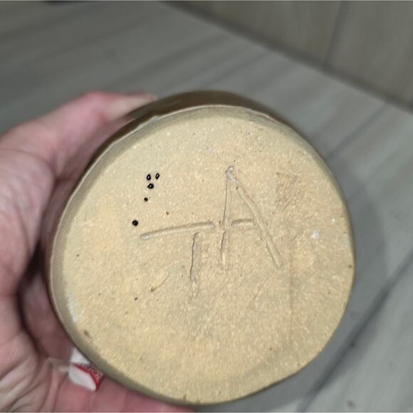 Vtg Hand Turned Studio Art Ruffle Top 7" Handmade Flower Vase Artist Signature - Picture 3 of 6